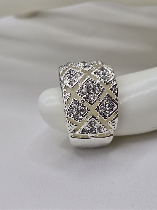Swarovski Crystal Elements Silver Statement Ring Clear Size 7 Band Style Prom